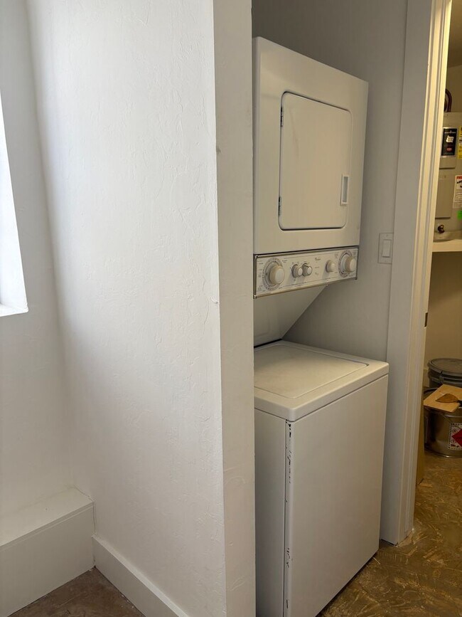 Building Photo - One bedroom loft in Midtown OKC!