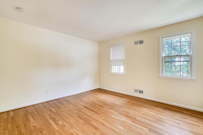 Building Photo - 11200 Powder Horn Dr