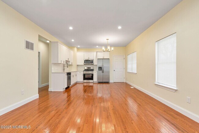 Building Photo - 1222 7th Ave