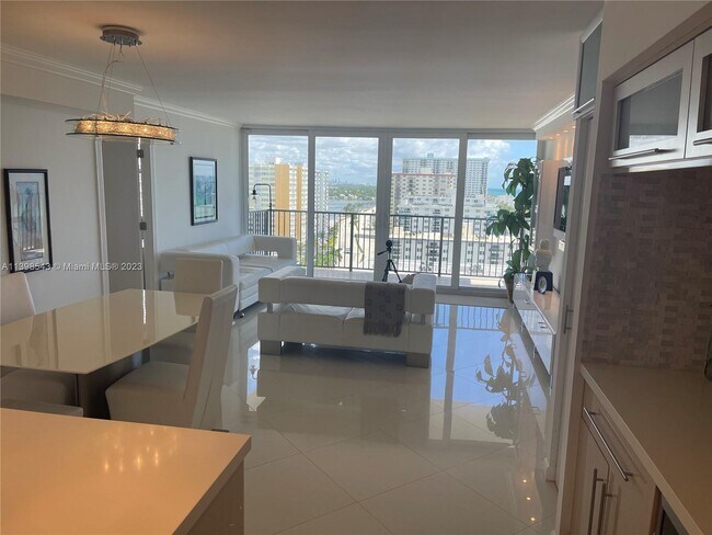 Building Photo - 2101 S Ocean Dr