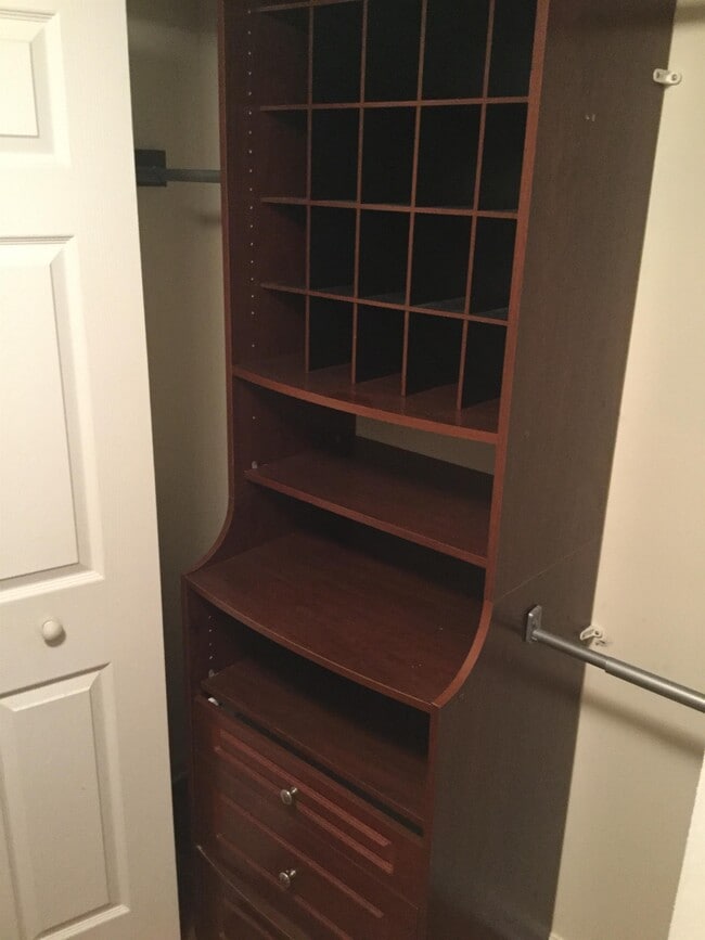 Building Photo - 700 1st St