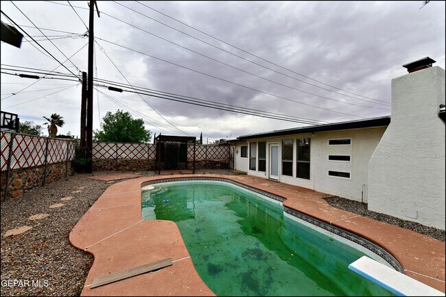 Building Photo - 10565 Murphy St