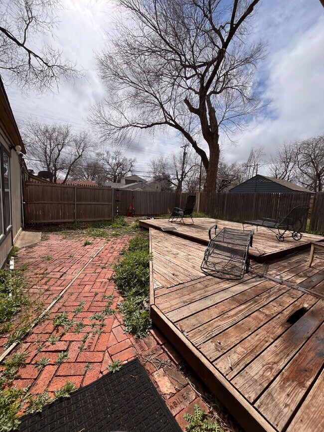 Building Photo - Pre-Leasing for Summer/Fall 2026 - Close to TTU & Covenant Hospital