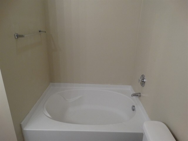 Building Photo - 157 Flanders Dr