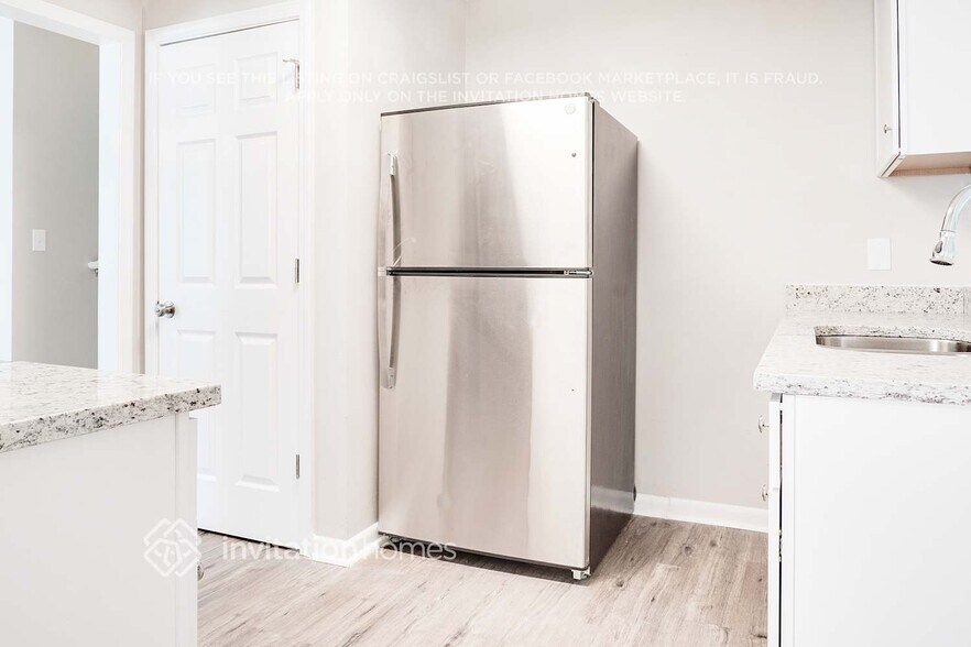 Building Photo - 982 Hutchens Rd SE