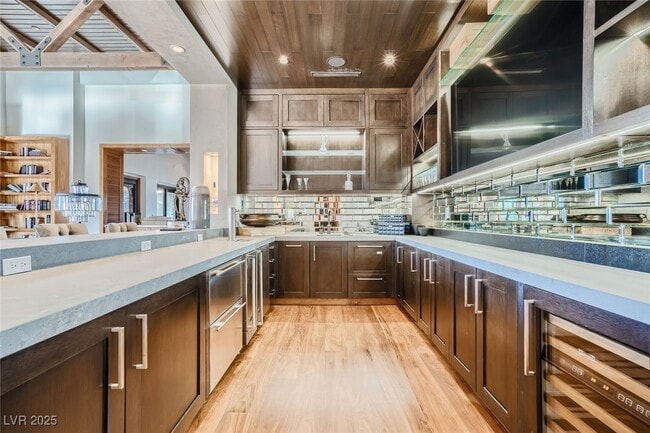 Building Photo - 5 Promontory Pointe Ln