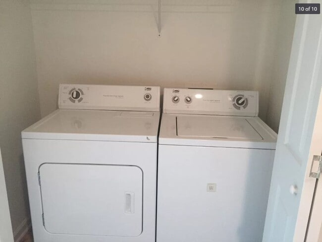 Building Photo - 1524 Hudson St