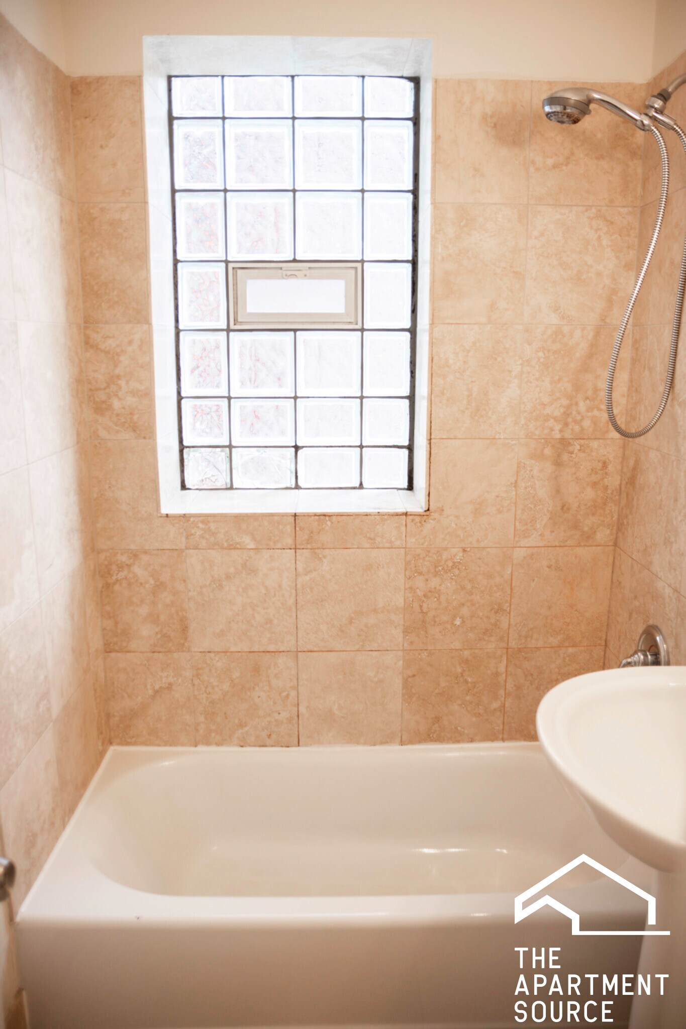 Building Photo - 1210 W Waveland Ave