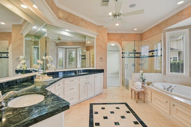 Building Photo - 2 Wilmington Ct