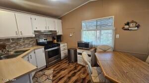 Building Photo - 2192 S Woods Dr