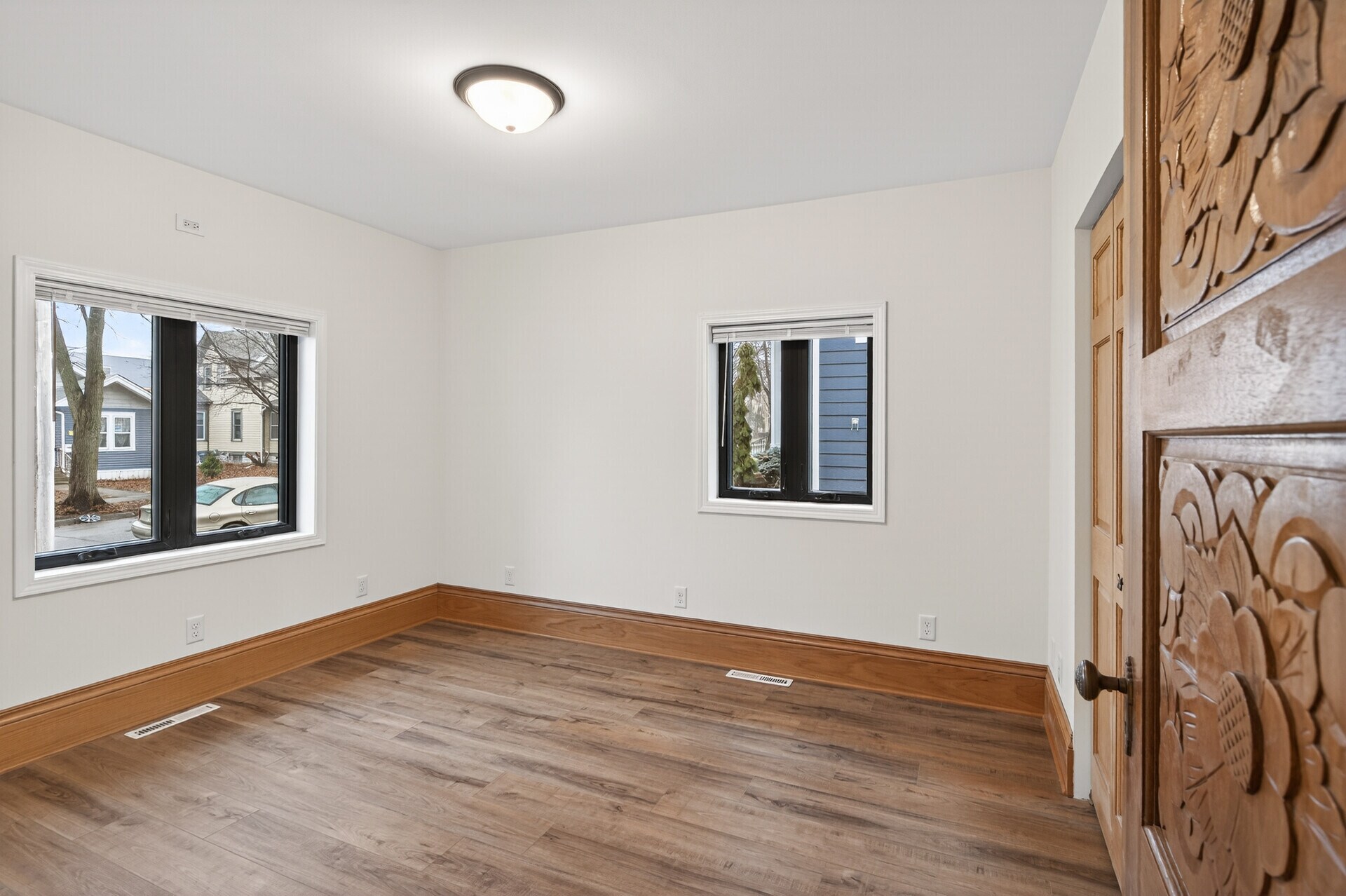 Building Photo - 4437 1st Ave S