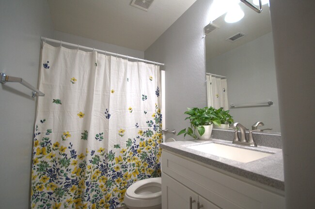 Guest Bath 1 - 11124 W Heatherbrae Dr