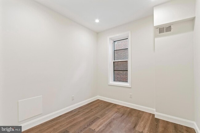 Building Photo - 215 N 53rd St