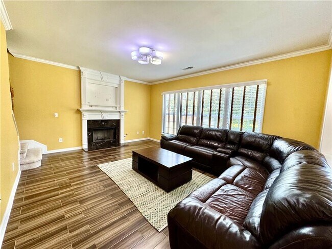 Building Photo - 8965 Friarbridge Dr