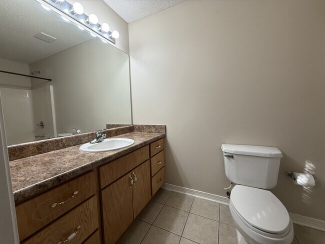 Building Photo - 192 Mary Ln