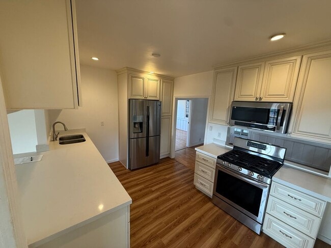 Building Photo - 5426 Ebey Ave