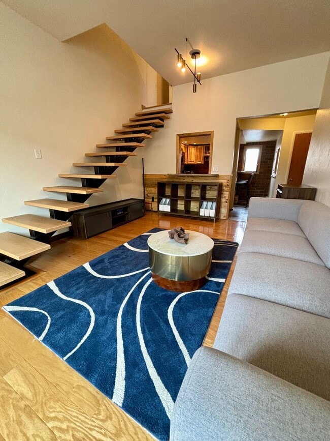 Building Photo - 1 Bed 1 Bath Condo in the heart of Down Town!