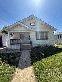 Building Photo - 722 S 16th St