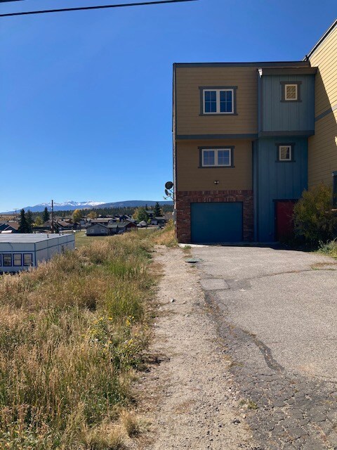 Building Photo - 813 Castello Ave