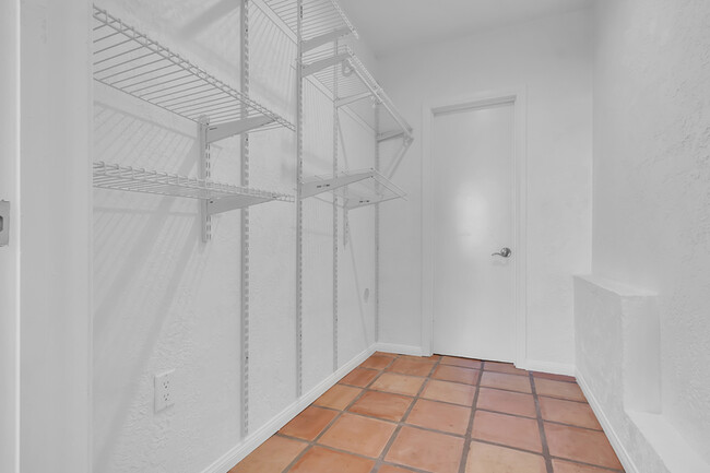 Building Photo - 3426 S Carolina St