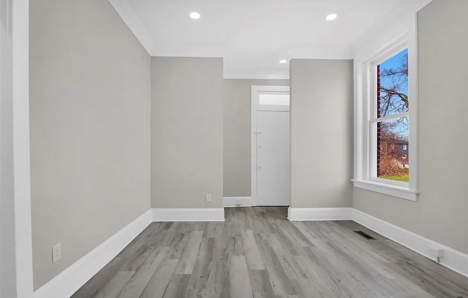 Building Photo - 507 W Washington St