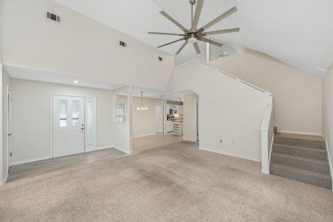 Building Photo - 305 Parkwood Pl
