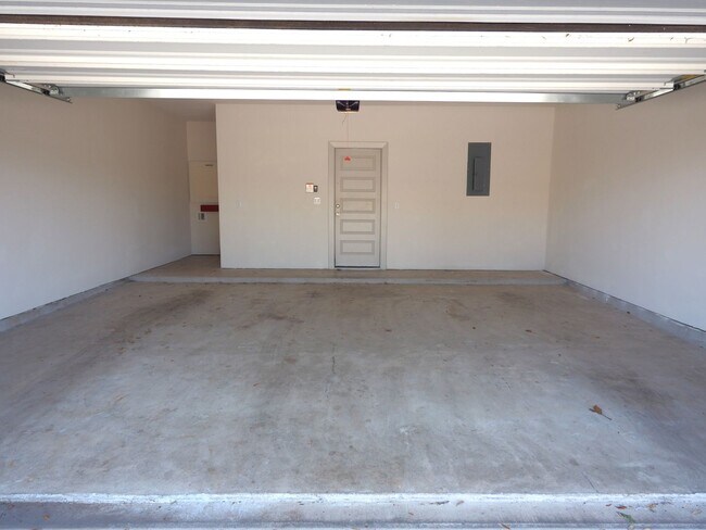 Building Photo - Gated Community In Round Rock