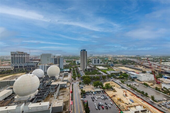 Building Photo - 851 NE 1st Ave