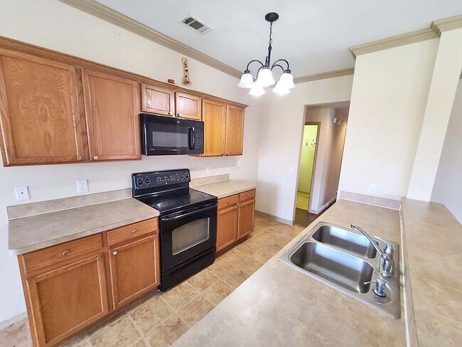 Building Photo - Great 3 Bdrm 2 Bath Home in Cross Roads Tx