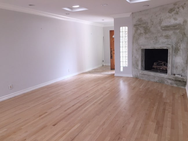 Living area/formal dining area w/gas firplace - 1136 8th St
