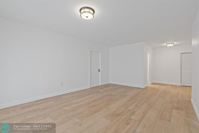 Building Photo - 7831 SW 56th St