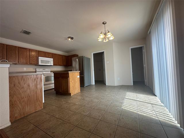 Building Photo - 2900 Windhaven Dr
