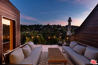 Building Photo - 3866 Alta Mesa Dr