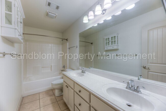 Building Photo - For Lease | Broken Arrow | Available Now!