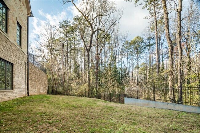 Building Photo - 35 Mt Paran Rd NW