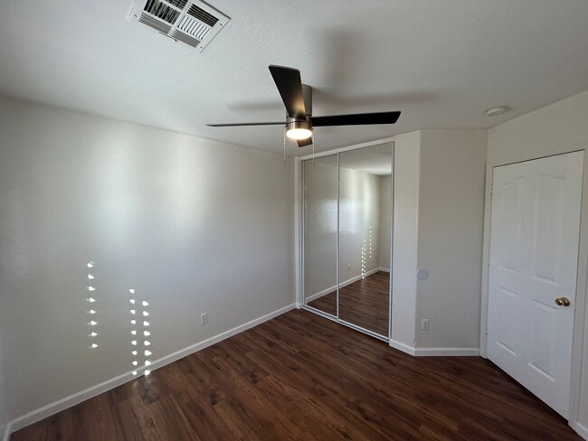 Building Photo - Move In Today! FREE October Rent! Stunning...