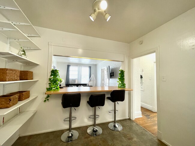 Building Photo - 6655 Berthold Ave