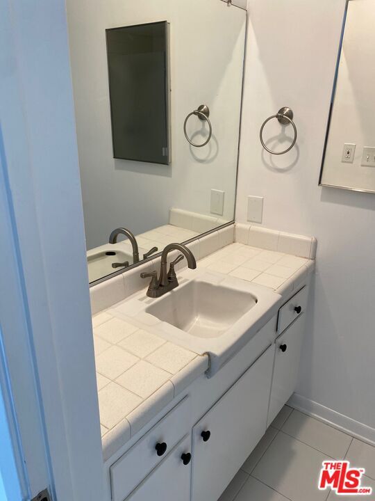 Building Photo - 4244 Duquesne Ave