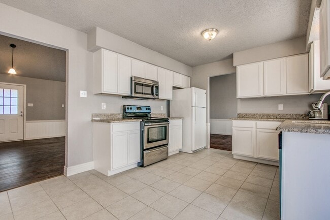 Building Photo - 5100 Melody Ct
