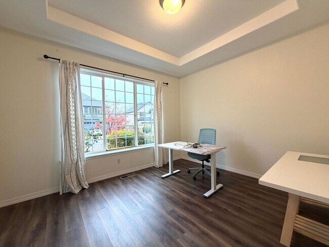 Building Photo - Beautiful Home in the Sought After Arbor Crossing Subdivision~ Soaring Windows with Great Natural...