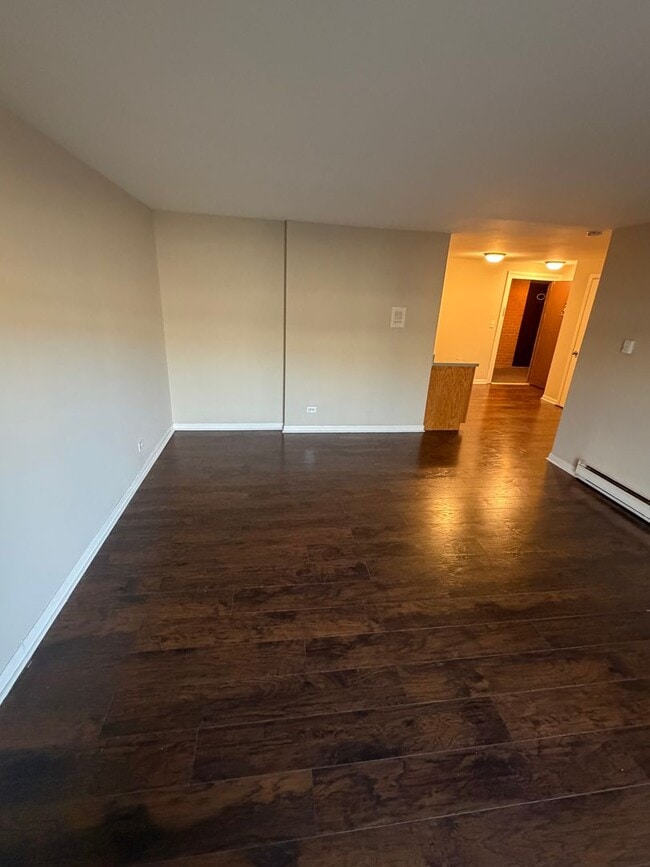Building Photo - 1 Bed One Bath in DOWNTOWN Forest Park!!!