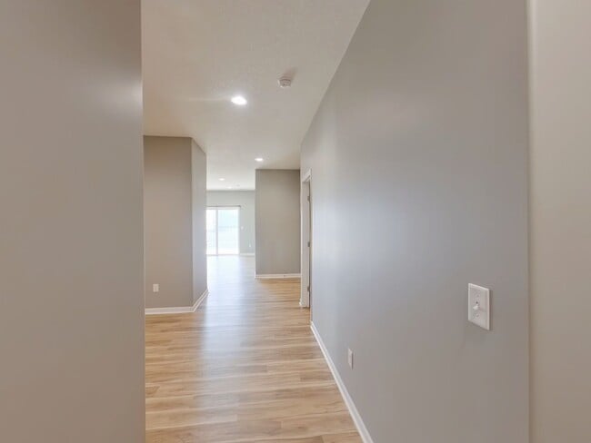 Building Photo - 5293 N Toben Ct