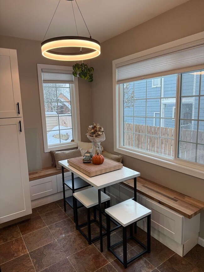 Building Photo - NEW YEAR NEW HOME! 3 bed, 2.5 bath, 2 car garage in South Anchorage