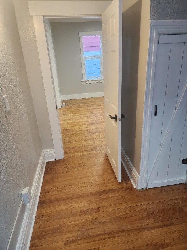 Building Photo - 523 Jackson St