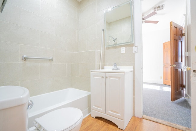 Building Photo - 1001 E Garfield St