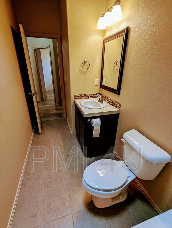 Building Photo - 2317 Garden Rd NE