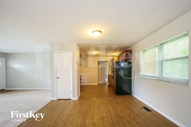 Building Photo - 8074 Hague Rd