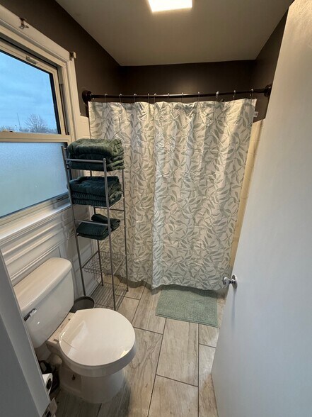 Building Photo - 401 Old Hopkinsville Hwy