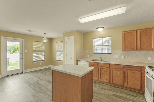 Building Photo - 19403 Wann Park Dr