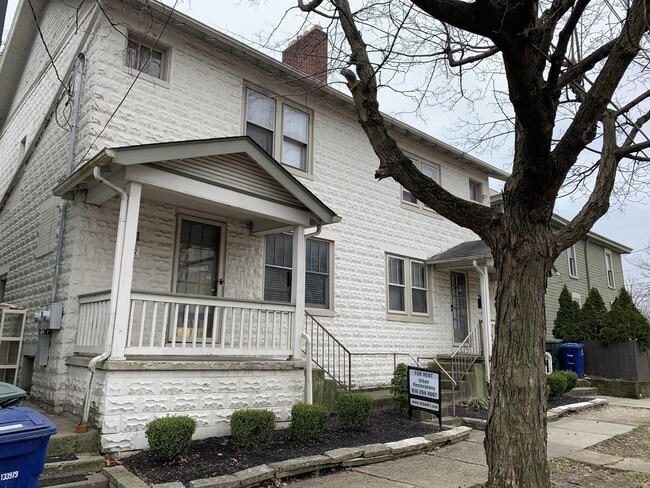 Primary Photo - 167 E Lincoln St
